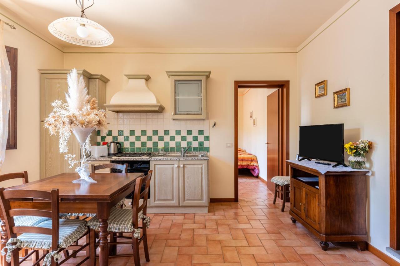Casolare Dei Fiori - Mughetto Villa Montecarlo Dış mekan fotoğraf