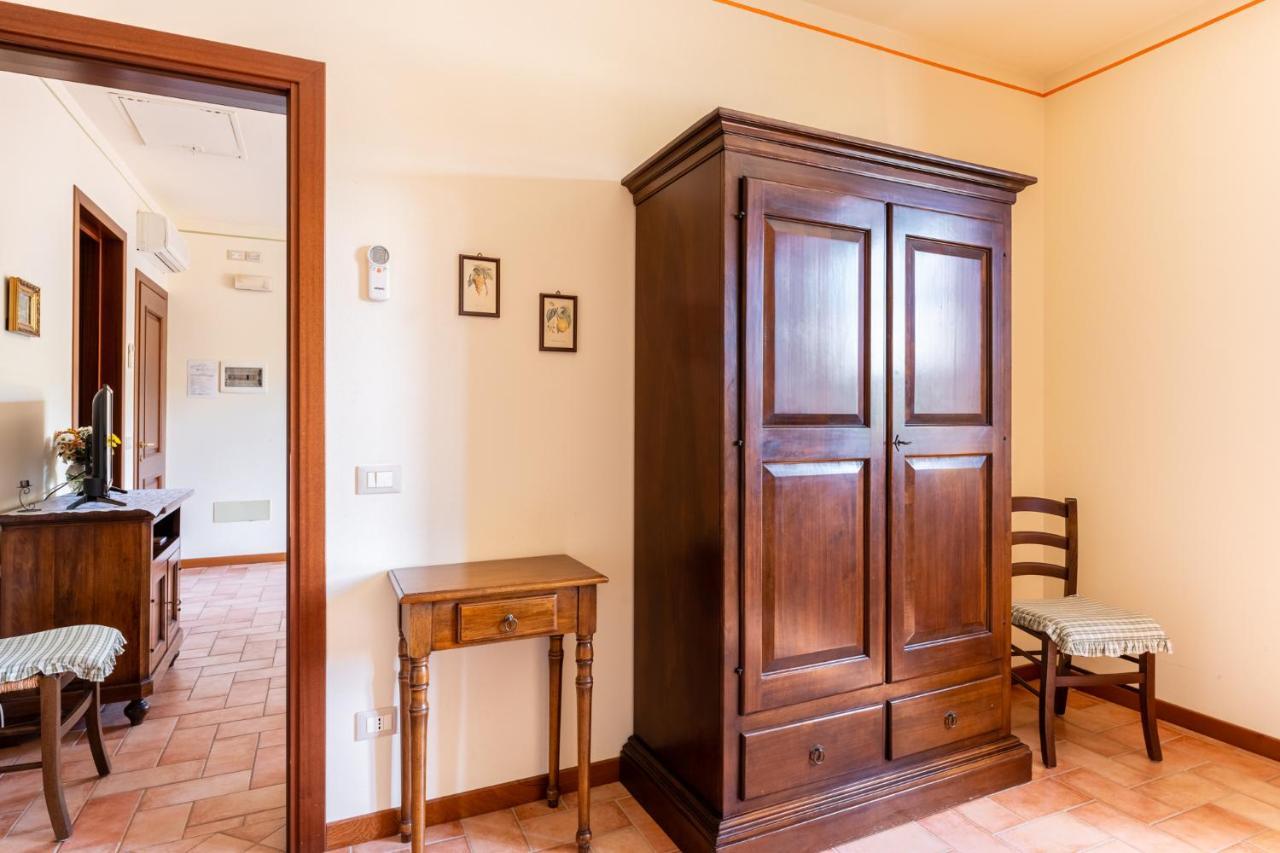 Casolare Dei Fiori - Mughetto Villa Montecarlo Dış mekan fotoğraf